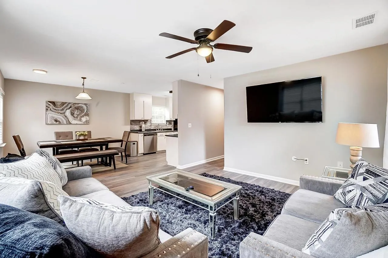 Cozy, 1-Level Cottage - 5 Miles To Uptown Clt 샬럿 홈스테이