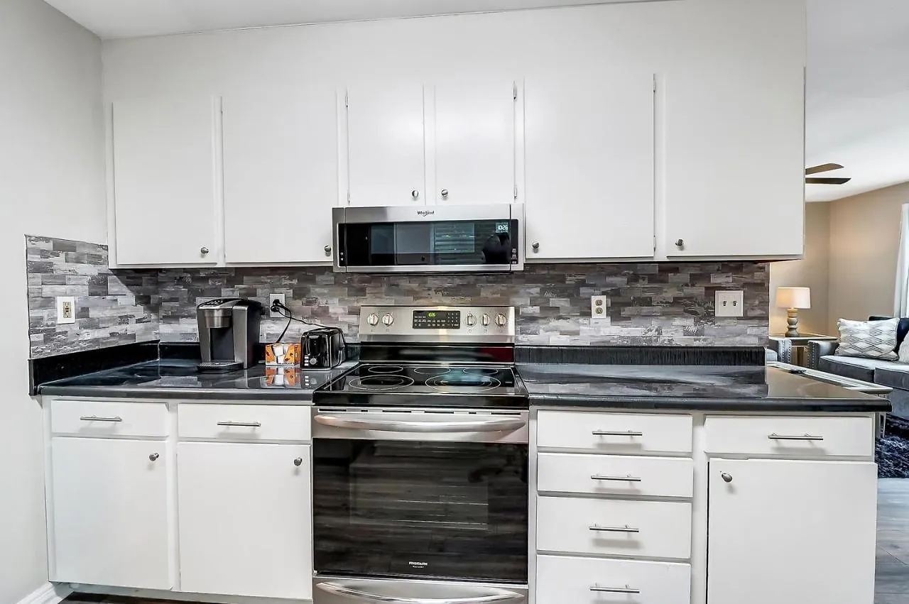 Cozy, 1-Level Cottage - 5 Miles To Uptown Clt 샬럿 미국