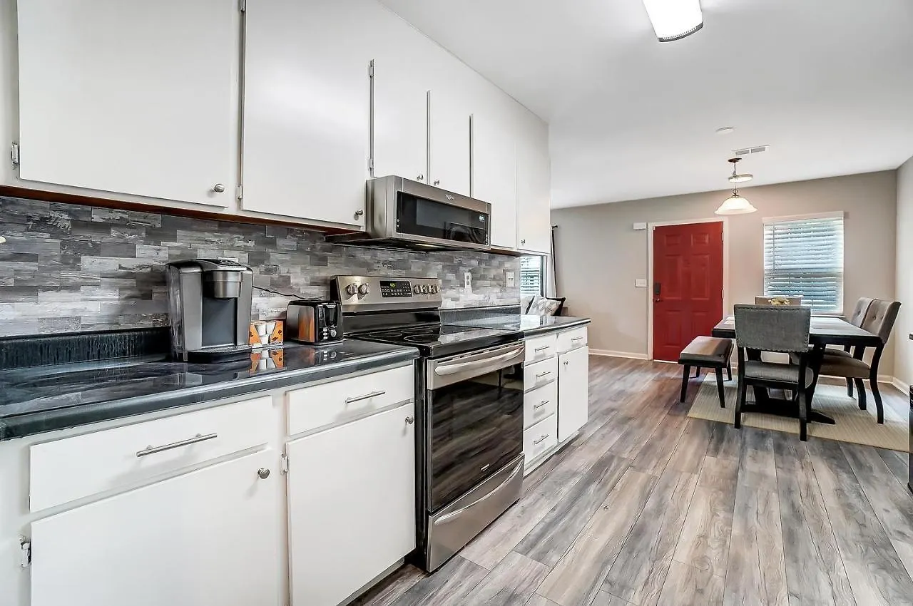 Cozy, 1-Level Cottage - 5 Miles To Uptown Clt Charlotte 0*,  Estados Unidos da América